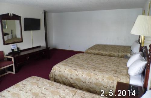 Cedar Rapids - Iowa City Hotel | Rodeway Inn Cedar Rapids Westdale