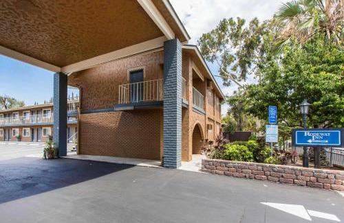 North Broadway Hotel | Rodeway Inn Escondido Downtown