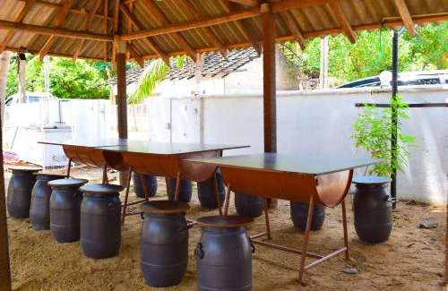 Uppuveli Hotel | ROLEX GUEST HOUSE