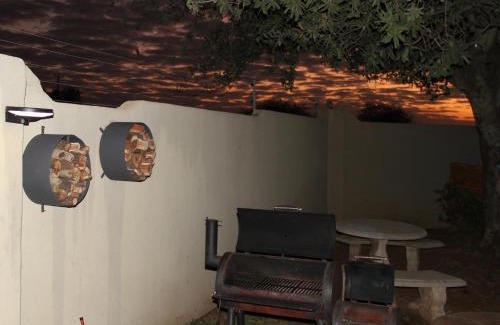 Hammanskraal House | Romantic cabin in Big 5 Reserve