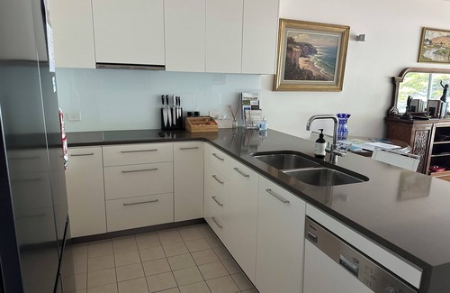 Fleurieu Peninsula Apartment | Romantic Getaway for two in the hub of Victor Harbor