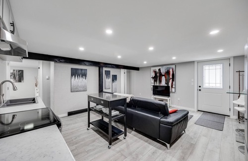 Okanagan-Similkameen Cabin | Romantic Getaway Suite at Twin Lakes