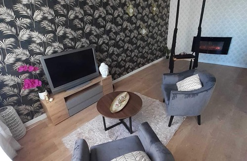 Plouray Cottage | Romantic getaway56