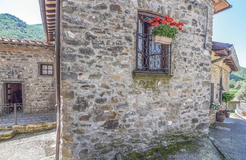 Comano House | Romantic home in Comano (MS) with sauna