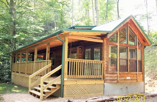 Hot Springs Cabin | Romantic Honeymoon cabin on Spring Creek with hot tub fire ring trout fishing