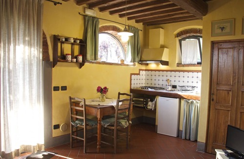 Massa e Cozzile House | Romantic independent country house with garden, between Lucca and Florence