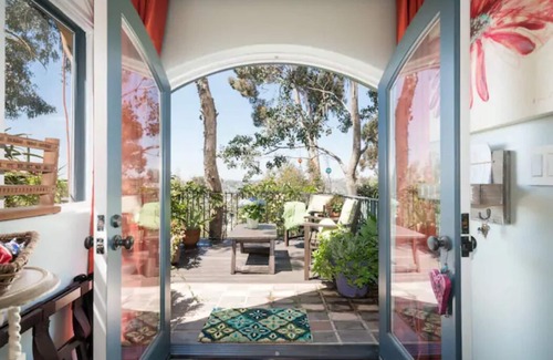 Mission Hills Apartment | Romantic Private Canyon Retreat