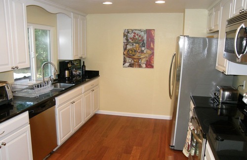 Kenwood House | Romantic Wine Country Cottage in Kenwood - Walk to 15 Wineries