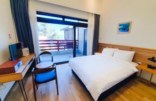 Jeongseon House | Romyzian Garden Mountain House