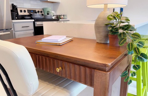 Norris Square Apartment | RoofTop Lounge Gym King Bed Dog Wash Station Apt in Fishtown