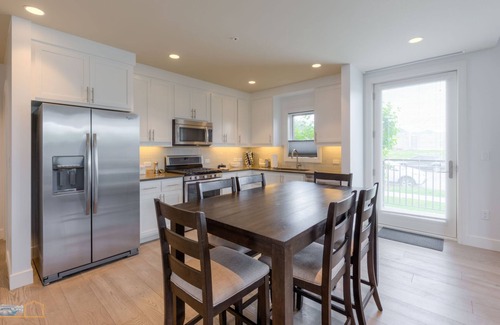 Central Boulder Condo | Rooftop Pool, Mountain Views! Exec Rental @ The Peloton West