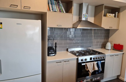 Delacombe House | Room#1 queen, double and ensuite