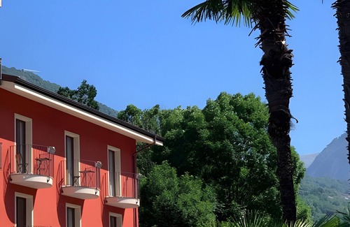 Porlezza Apartment | Room '1' with Lake View, Wi-Fi and Air Conditioning