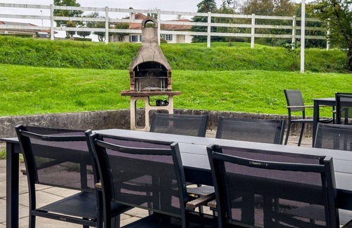 Ravensburg Apartment | Room 2, cozy, bright double room with sloping ceiling