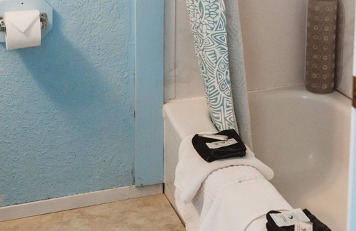 Sointula House | Room 208- Oceanfront room with balcony & two queen sized beds.