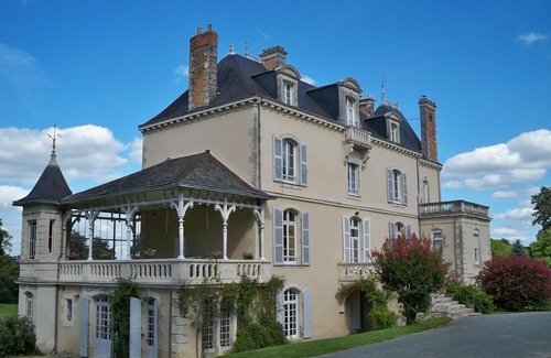 Jarze Bed & Breakfast | Room 5 king size bed with en suite