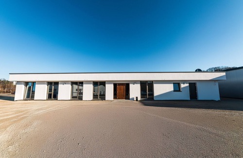 Dusslingen Apartment | Room '7' with Shared Terrace and Wi-Fi