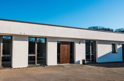 Dusslingen Apartment | Room '7' with Shared Terrace and Wi-Fi