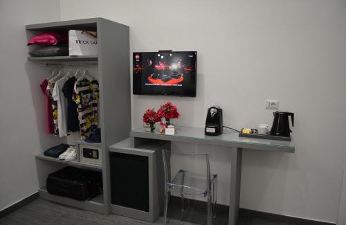 Vatican House | Room 91-S. Peter