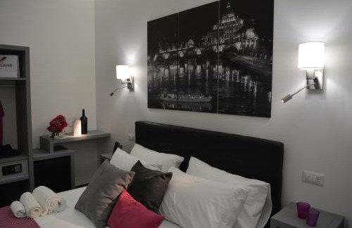 Vatican House | Room 91-S. Peter