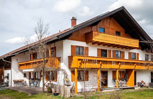 Schwangau Apartment | Room 'Eins' with Shared Terrace, Shared Garden and Wi-Fi