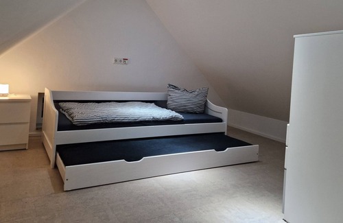 Maxhutte-Haidhof House | Room for two in shared apartment