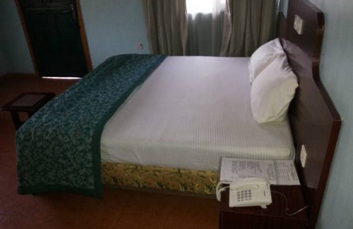 Asaba House | Room-garentiti Apartment - Silver Room i