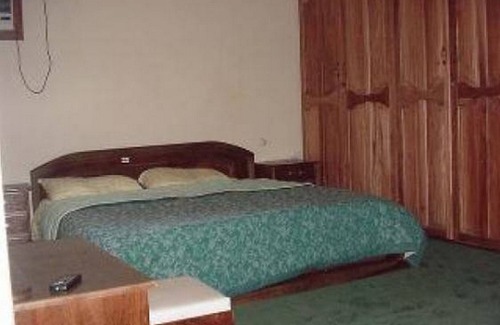 Asaba House | Room-garentiti Apartment - Silver Room i