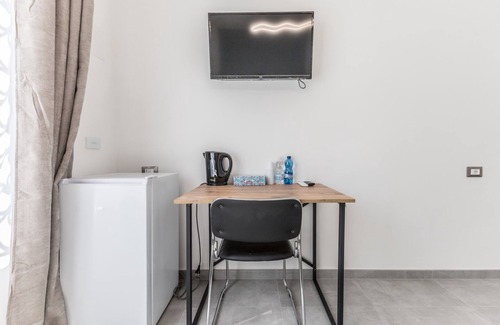 Quartiere XXII Collatino Apartment | Room 'Gordiani Guest House - Blue' with Wi-Fi and Air Conditioning