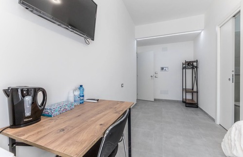 Quartiere XXII Collatino Apartment | Room 'Gordiani Guest House - Blue' with Wi-Fi and Air Conditioning