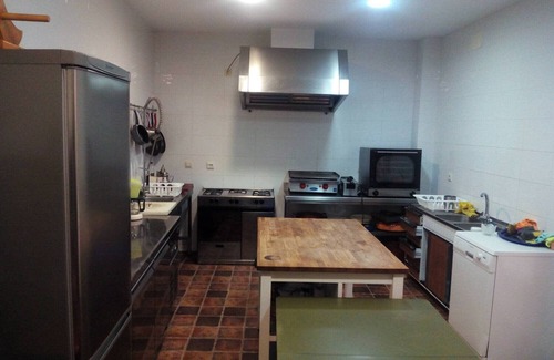 Villarrubia de Santiago Apartment | Room 'Habitación 6' with Private Garden, Wi-Fi and Air Conditioning