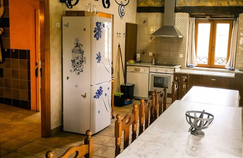 Basconcillos del Tozo House | Room 'Habitación Con Cama Doble' with Mountain View, Shared Garden and Wi-Fi