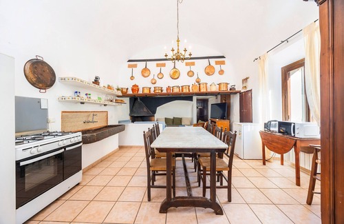 Puigpunyent Apartment | Room 'Habitación 5' with Mountain View, Shared Pool and Wi-Fi