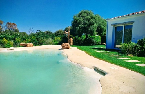 Su Canale Apartment | Room 'Hibiscus' with Mountain View, Wi-Fi and Air Conditioning