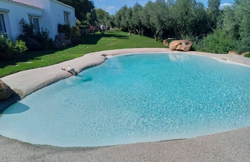 Su Canale Apartment | Room 'Hibiscus' with Mountain View, Wi-Fi and Air Conditioning