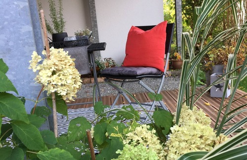 Weil der Stadt Apartment | Room 'Hortensie' with Private Terrace, Private Garden and Wi-Fi