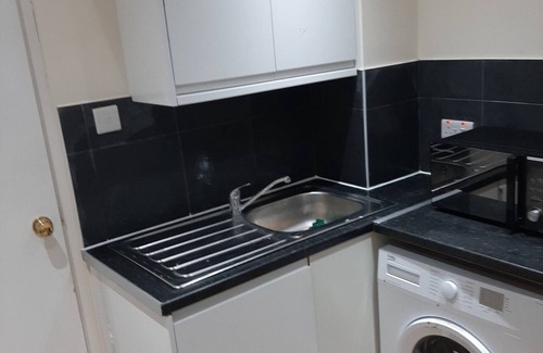 Thamesmead East House | Room in House - Aa Guest Room2