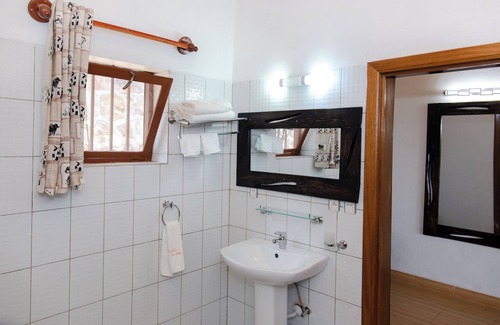 Buhongo House | Room in Lodge - Rushel Kivu Resort Kayove