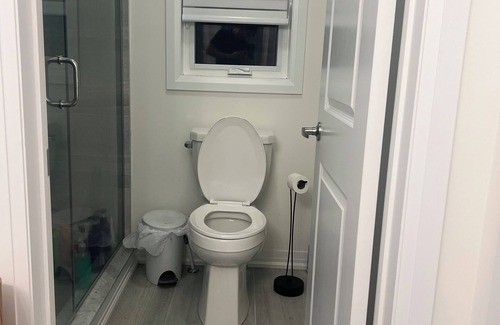 Markham House | Room in Markham