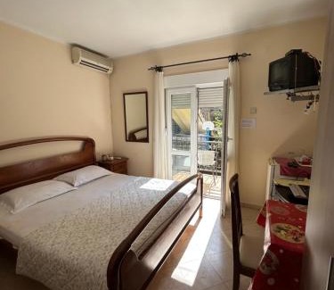 Dobrota Apartment | ROOM Jovan,on the sea with free we-fi