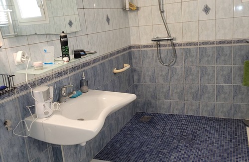 Golbey House | Room located at the edge of the blue lane, one double bed, two persons