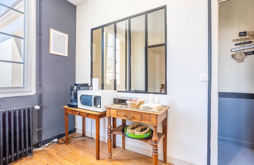 Chantonnay Apartment | Room 'N°01' with Wi-Fi