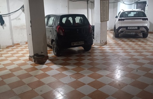 Indirapuram Apartment | Room near sec 62