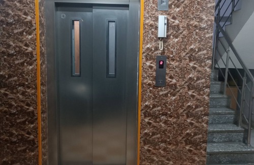 Indirapuram Apartment | Room near sec 62