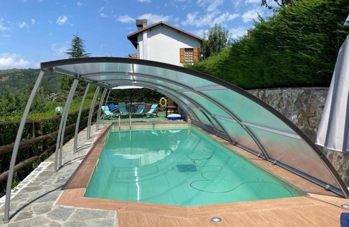 Santo Stefano dʼAveto Apartment | Room 'Primula' with Mountain View, Shared Pool and Wi-Fi