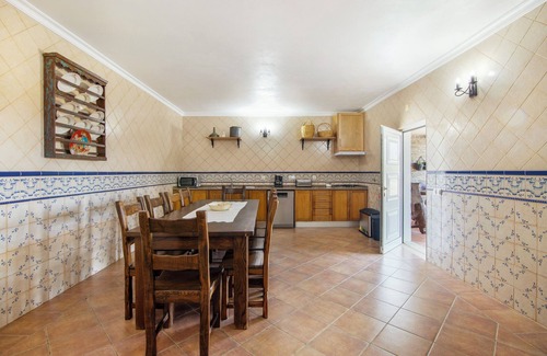 Espirito Santo Apartment | Room 'Quarto Salmão - Countryside View' with Shared Pool, Wi-Fi and Air Conditioning