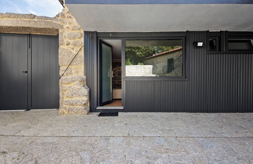 Rossas Apartment | Room 'Quarto 1' with Mountain View, Wi-Fi and Air Conditioning