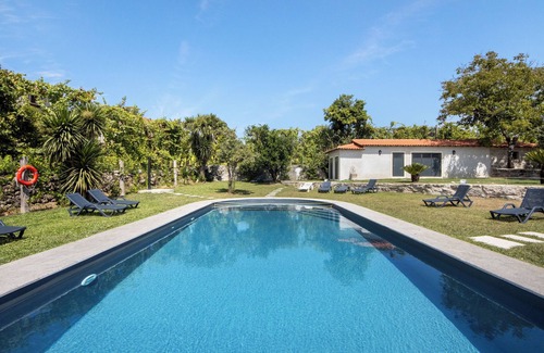 Rossas Apartment | Room 'Quarto 1' with Mountain View, Wi-Fi and Air Conditioning