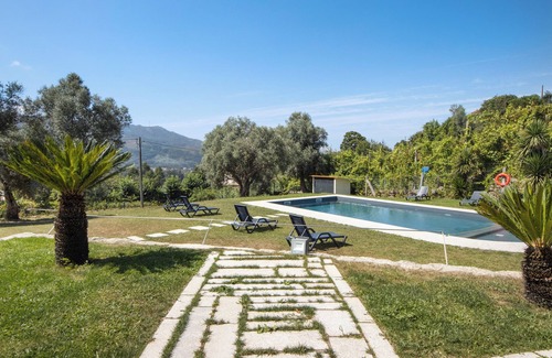 Rossas Apartment | Room 'Quarto 1' with Mountain View, Wi-Fi and Air Conditioning