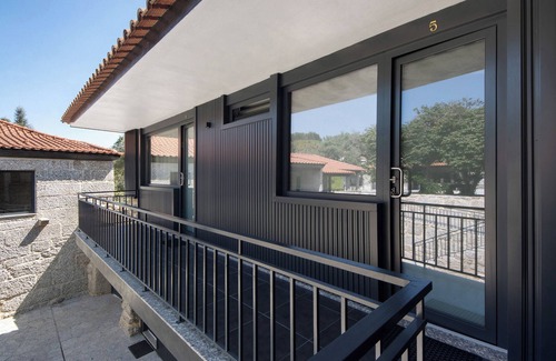 Rossas Apartment | Room 'Quarto 5' with Mountain View, Wi-Fi and Air Conditioning